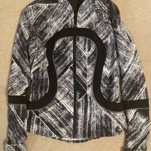 LULULEMON JACKET